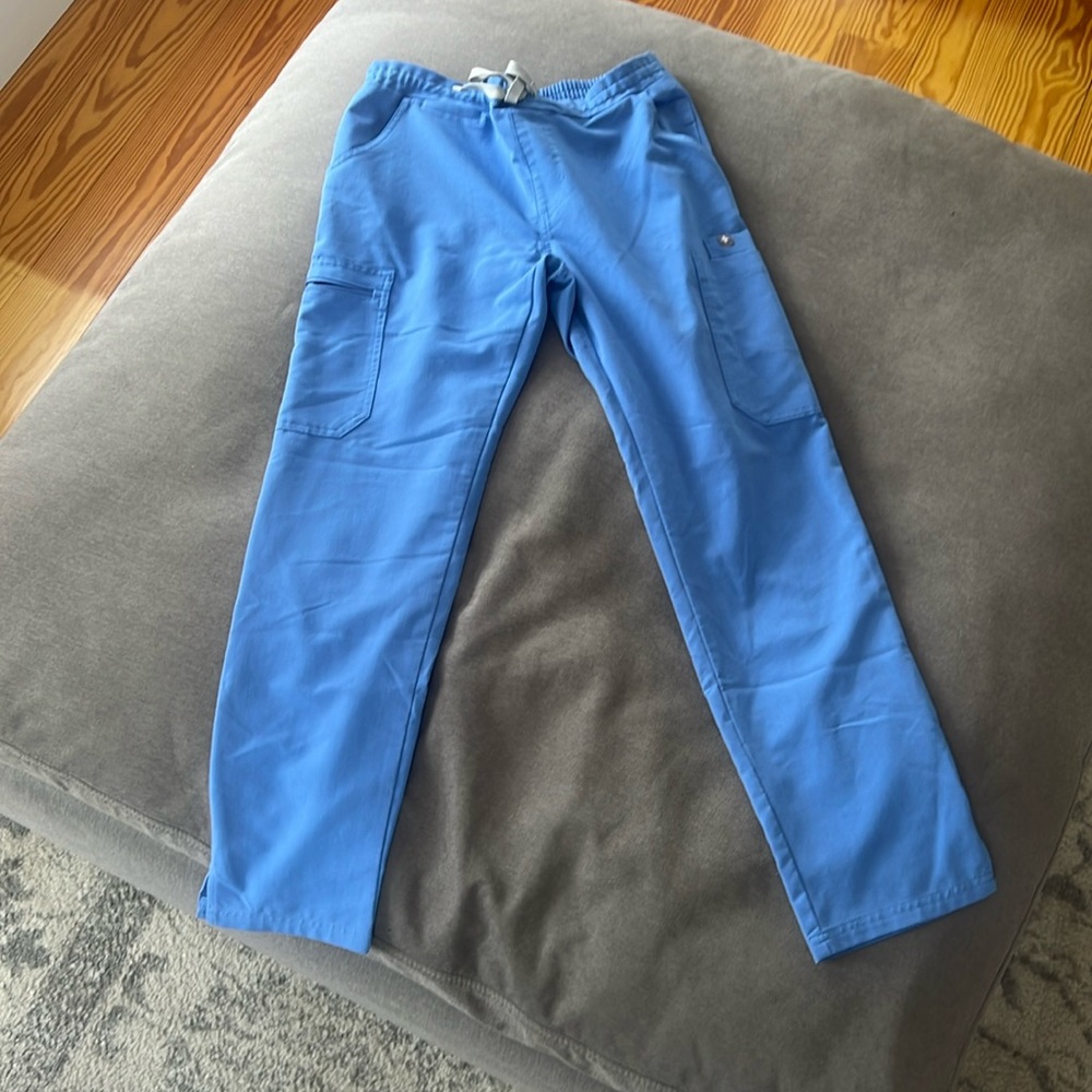 Ceil blue yola skinny scrub pants. Small Petite